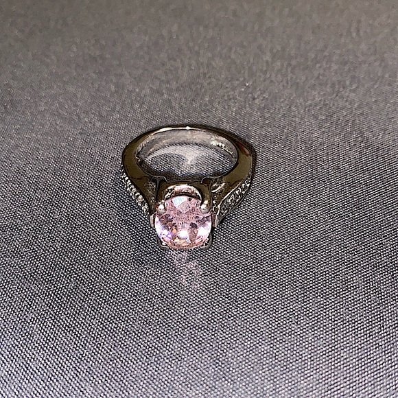 Jewelry - Ring